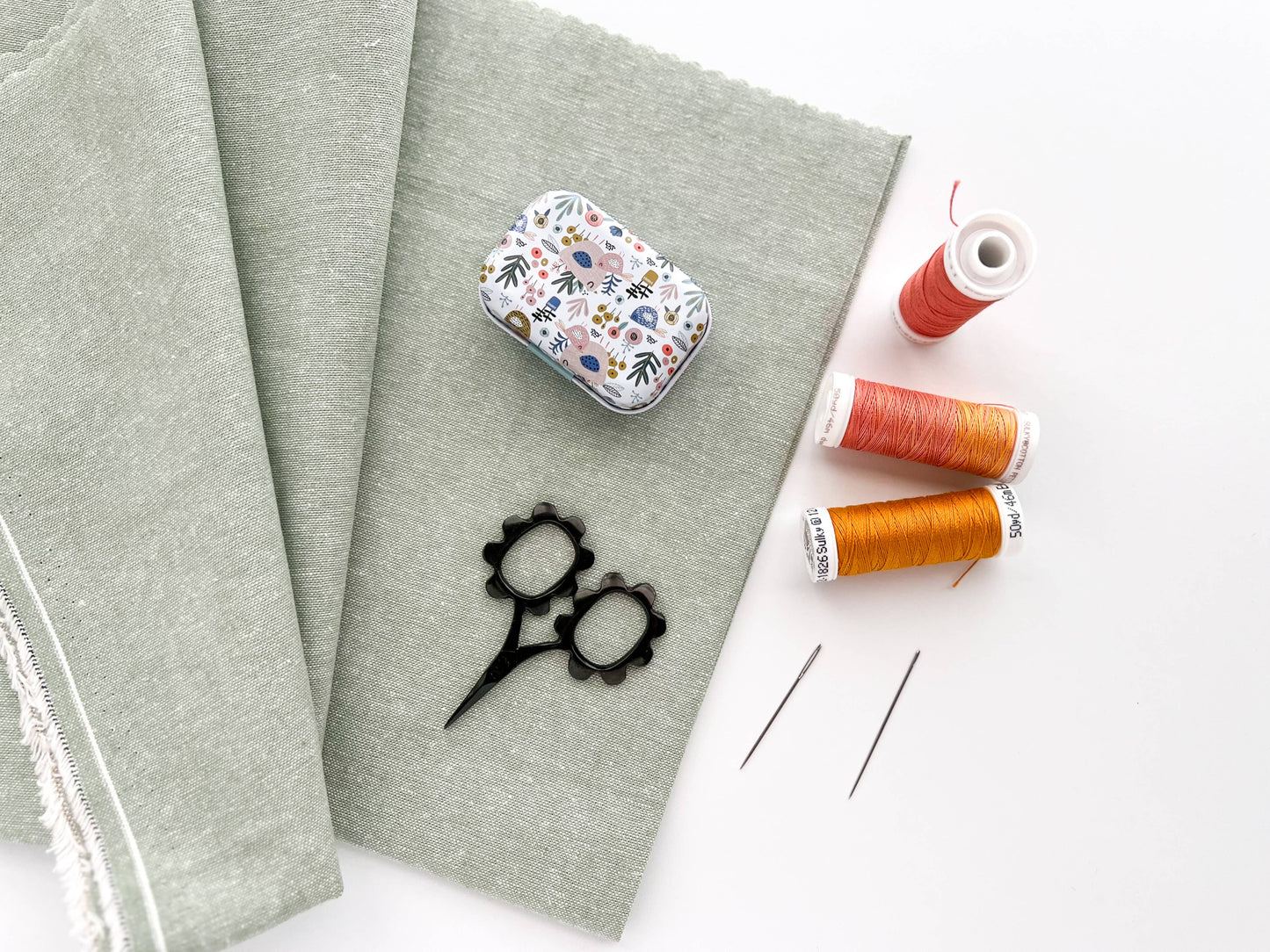 Magnetic stitch marker tin