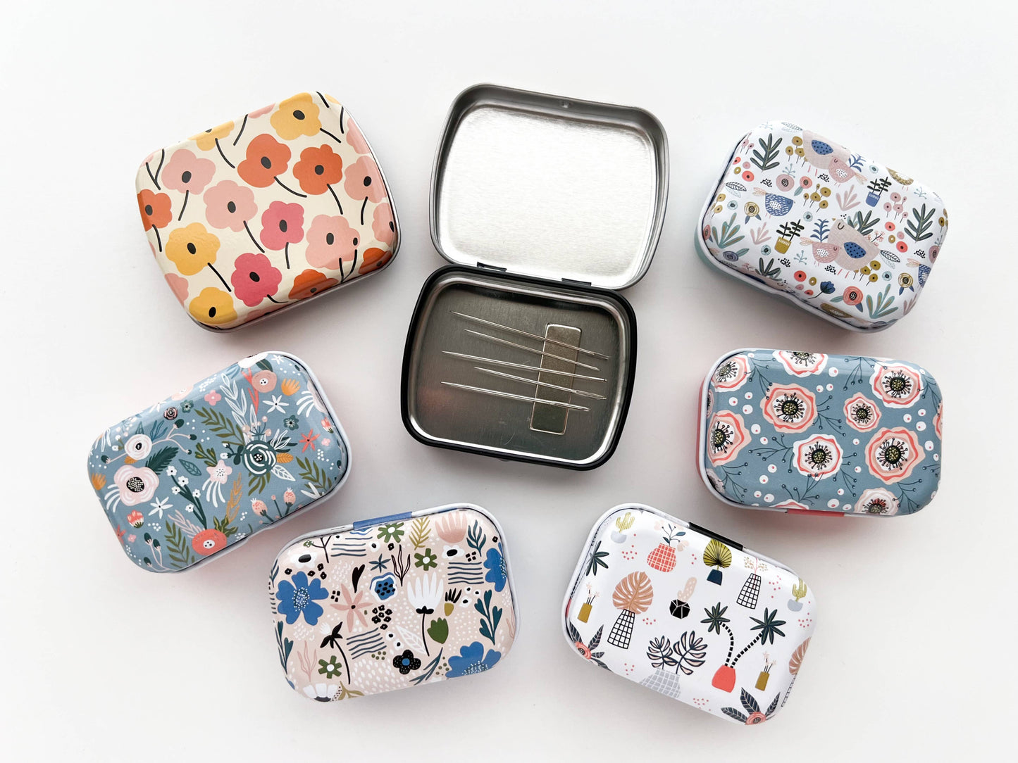 Magnetic stitch marker tin