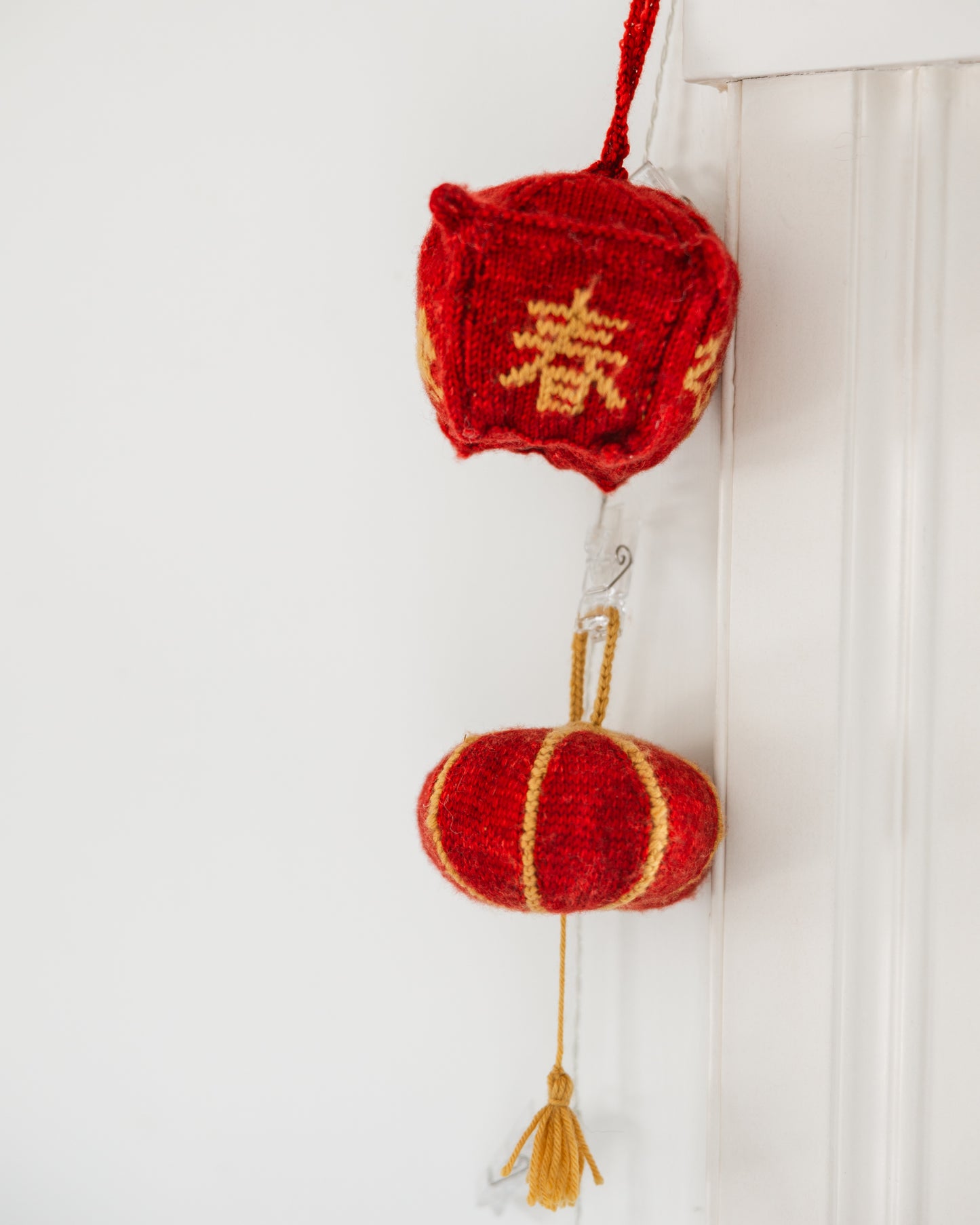 Lunar New Year lanterns pattern