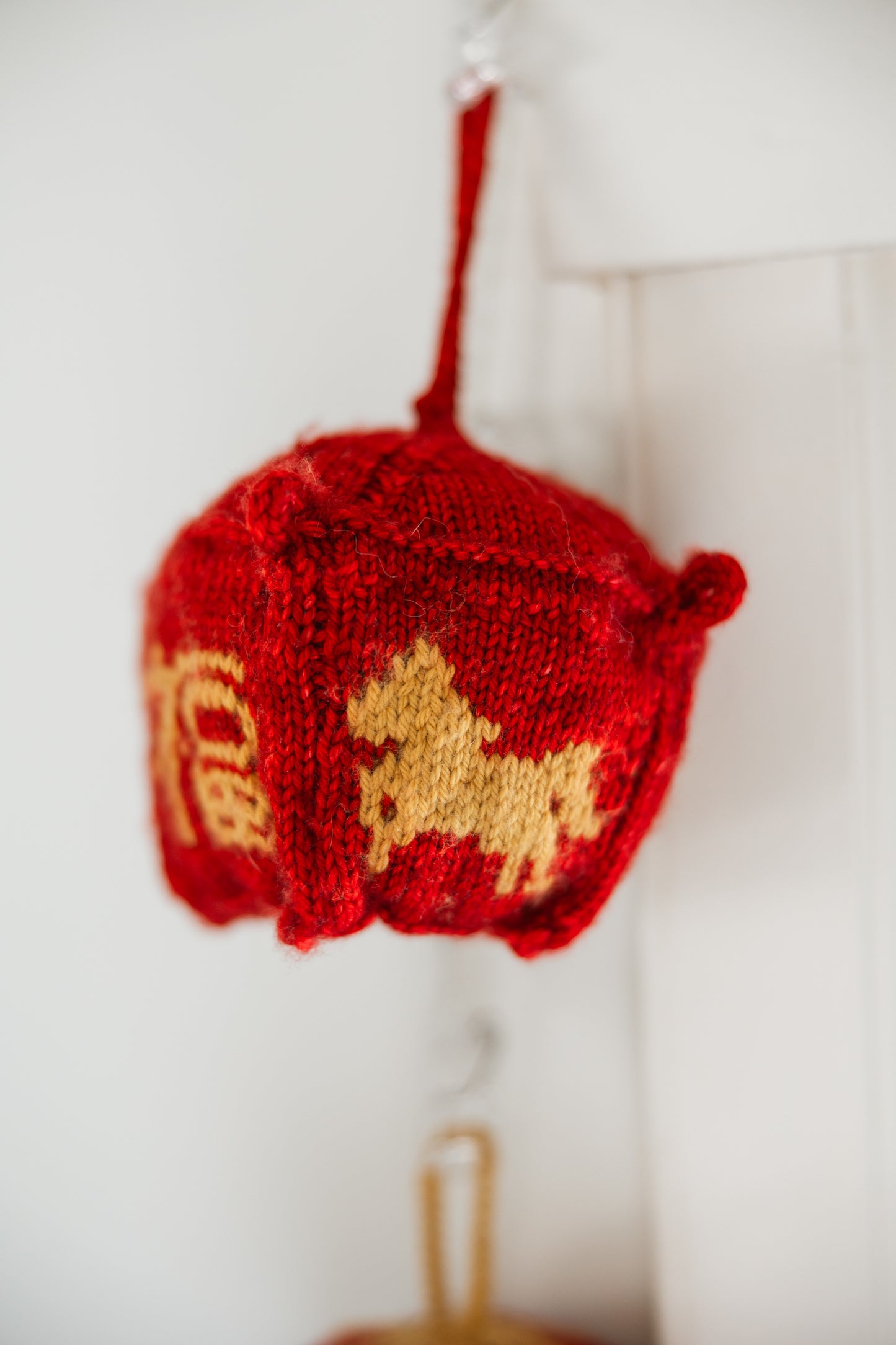 Lunar New Year lanterns pattern