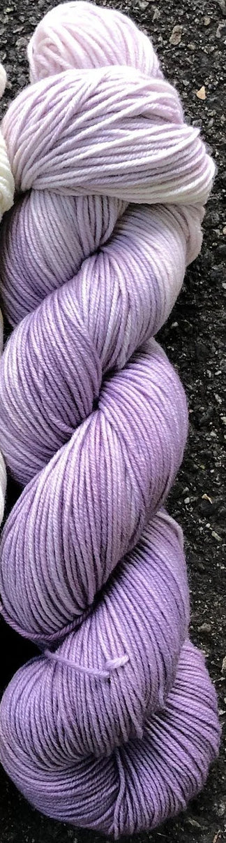 Round Mountain Fibers Alder Fingering