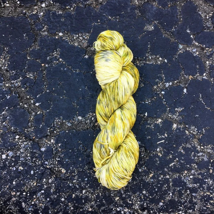 Round Mountain Fibers Willow Worsted