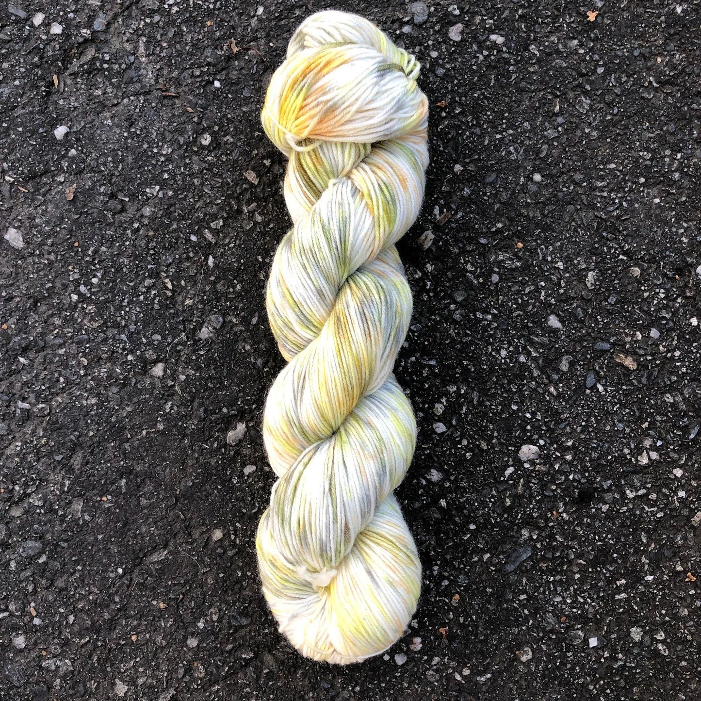 Round Mountain Fibers Willow Worsted