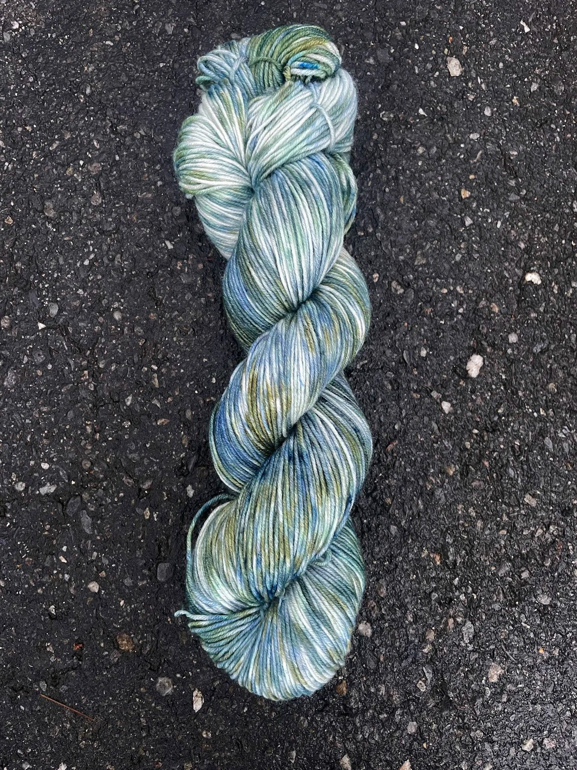 Round Mountain Fibers Willow Worsted