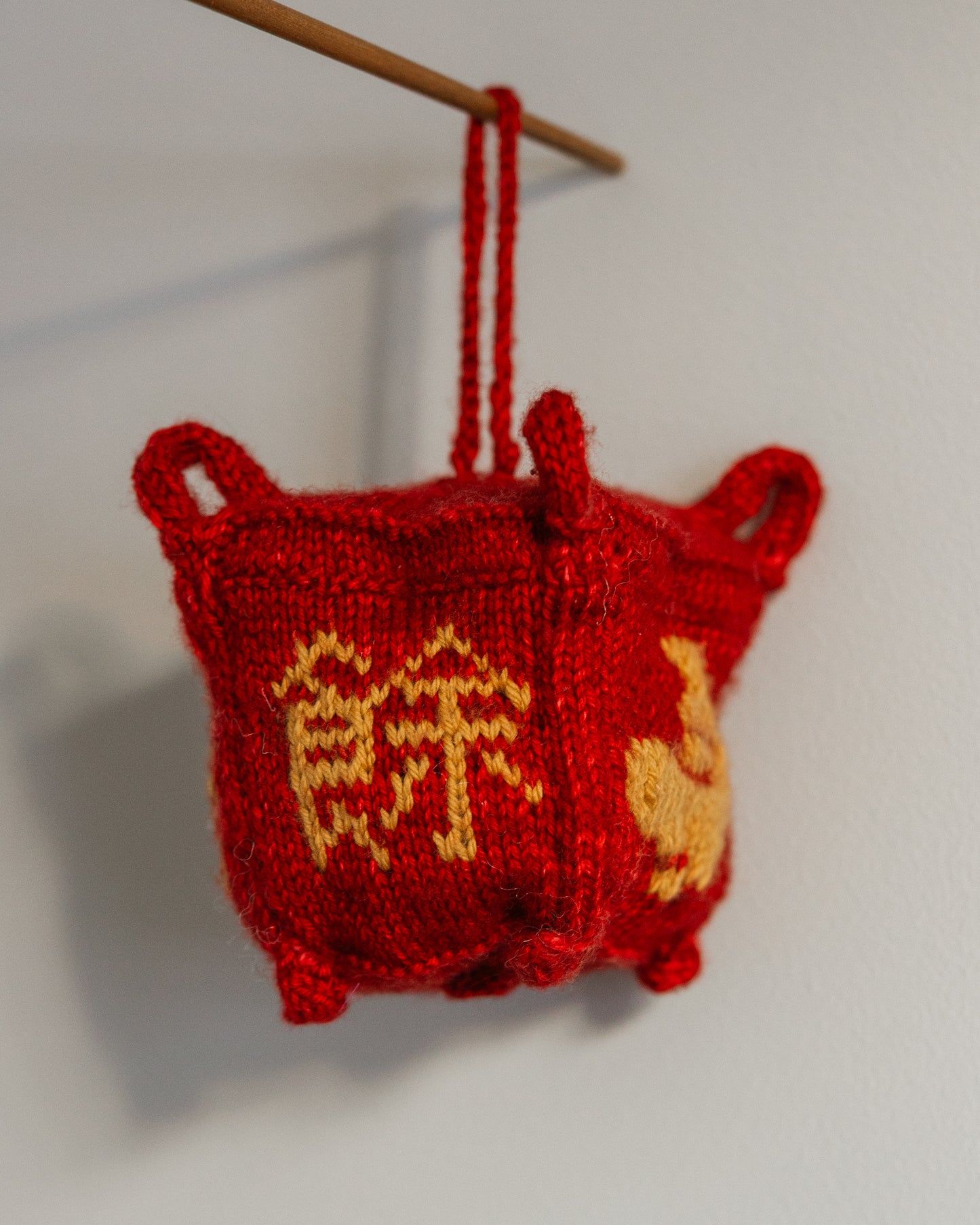 Lunar New Year lanterns pattern