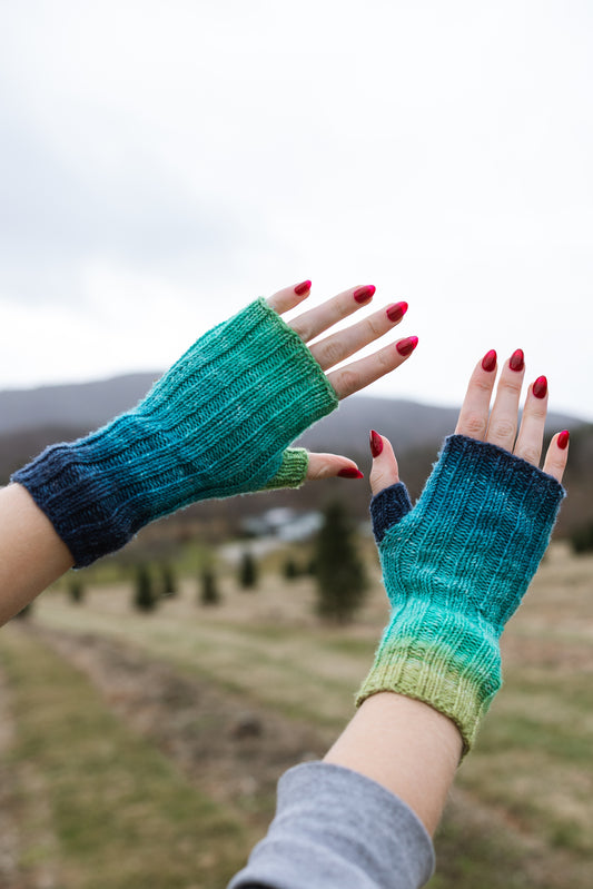 K302 - Knit Fingerless Mitts (12/15 PM)