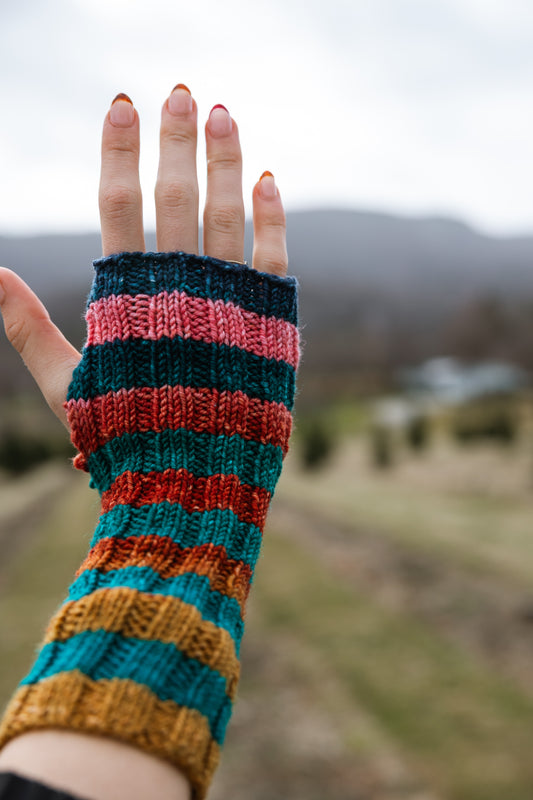 K302 - Knit Fingerless Mitts (12/15 AM)