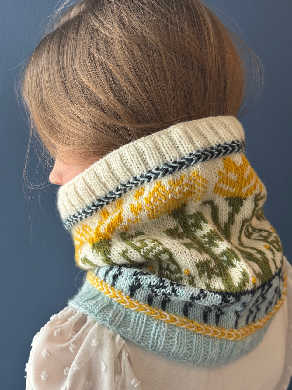Resistance Garden Cowl Kit (fingering)